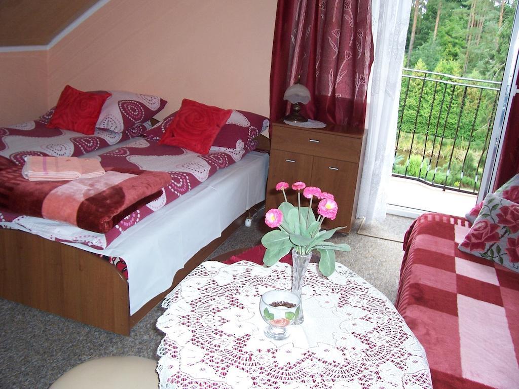 Gosciniec Nad Stawem Villa Szczytno  Kamer foto