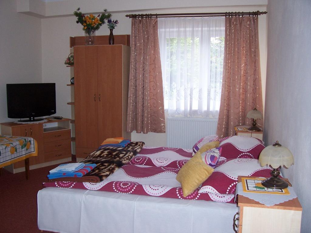 Gosciniec Nad Stawem Villa Szczytno  Kamer foto