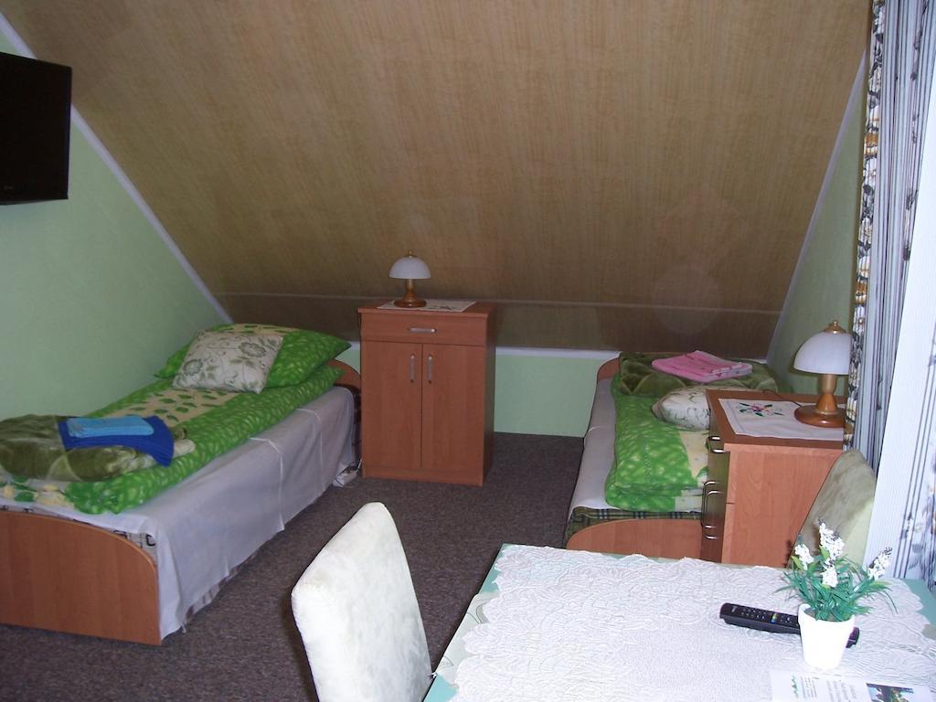 Gosciniec Nad Stawem Villa Szczytno  Kamer foto